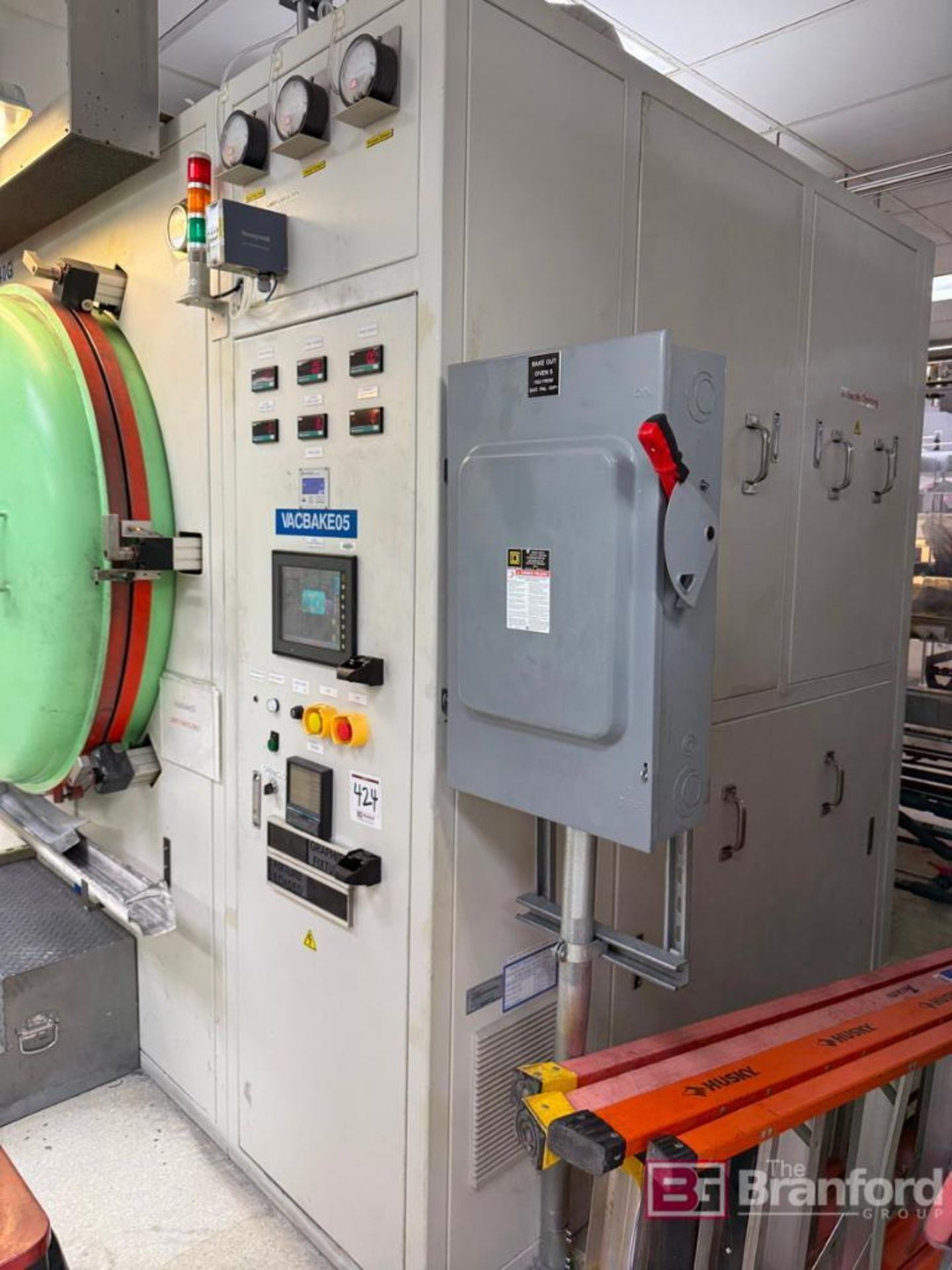 Vincent Vacuum-Tech Burnout Vacuum Furnace; Type: HBM-240G - Image 5 of 9
