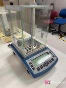 VWR Digital Scale; Model: VWR-314AC;