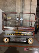 Skyjack Scissor Manlift, 900-Lb Capacity