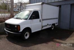 GMC PV72-10P02MINI G300 Box Truck (2002)