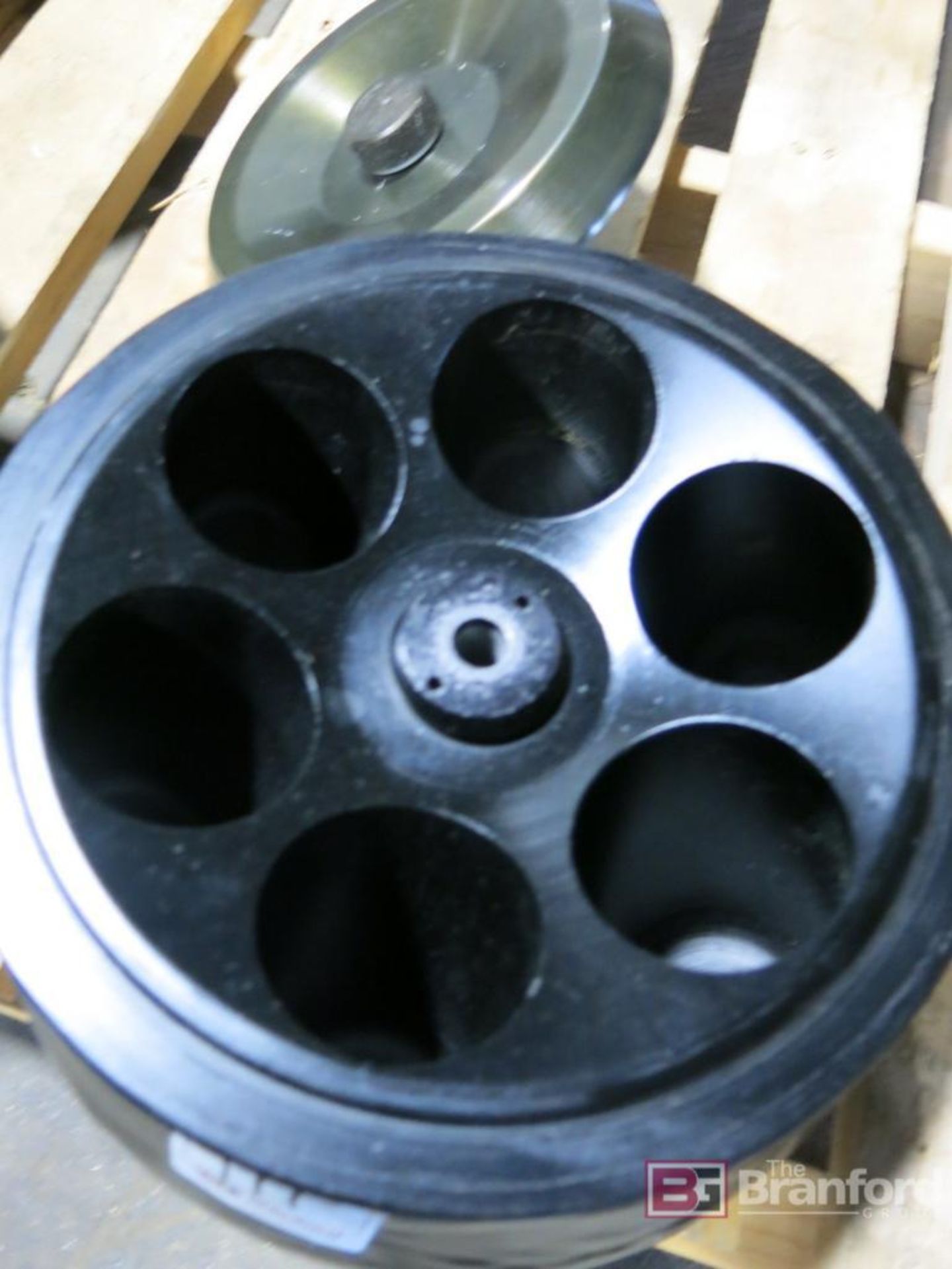 Kompspin 14,000-RPM 6 x 250ml Fixed Angle Fiberglass Rotor - Image 2 of 2