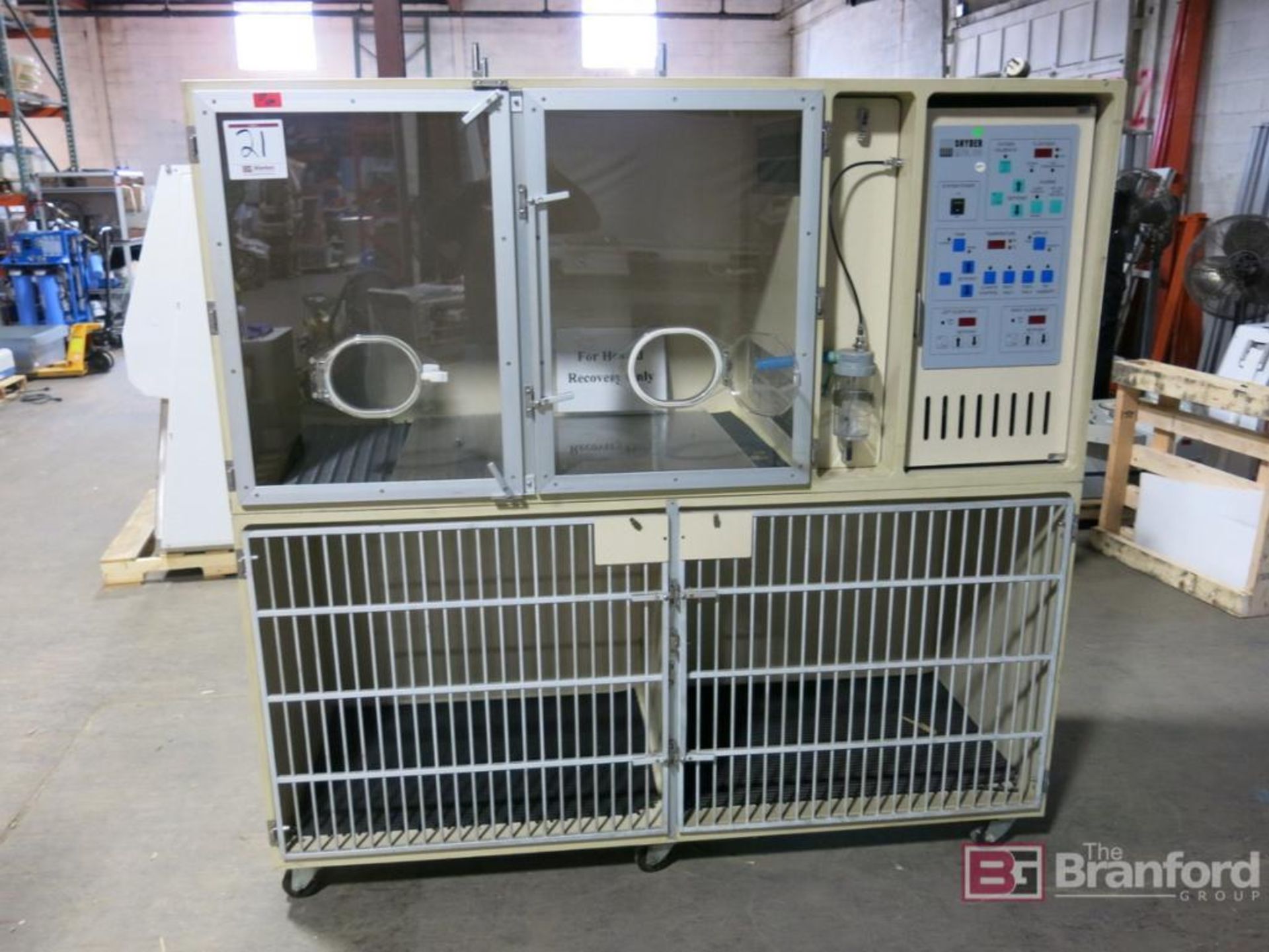 Snyder Mfg Small Animal Intensive Care Incubation System