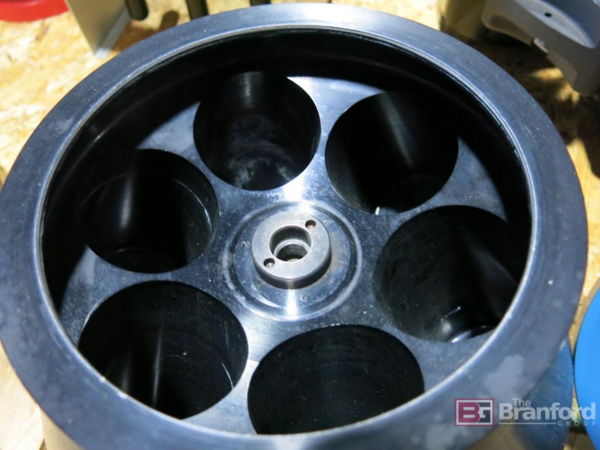 Dupont Sorvall F16/250 16,000-RPM 6 x 250ml Fixed Angle Rotor - Image 3 of 4