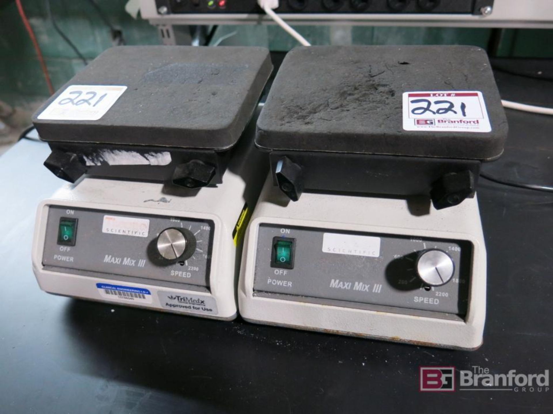 (2) Thermo Scientific Maxi Mix 3 Vortex Mixers