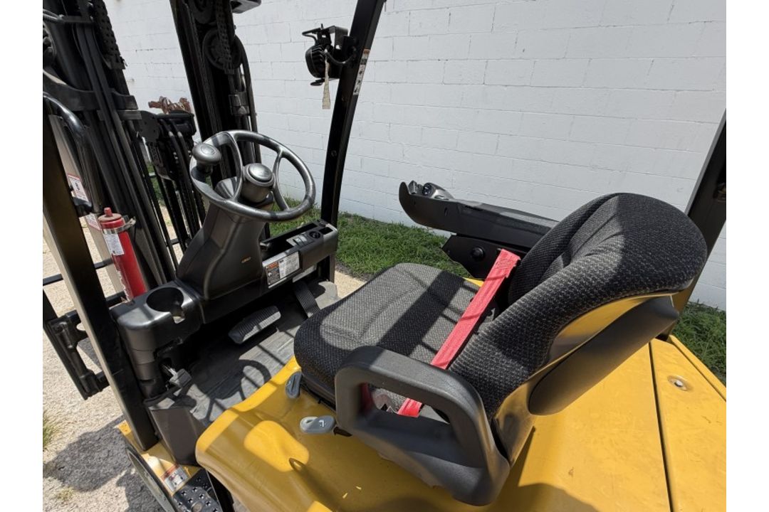 Yale Forklift with 5,267 Hours M: ERC050VGN48TE085 Yale Forklift with 5,267 Hours M: ERC050VGN48T... - Image 16 of 21