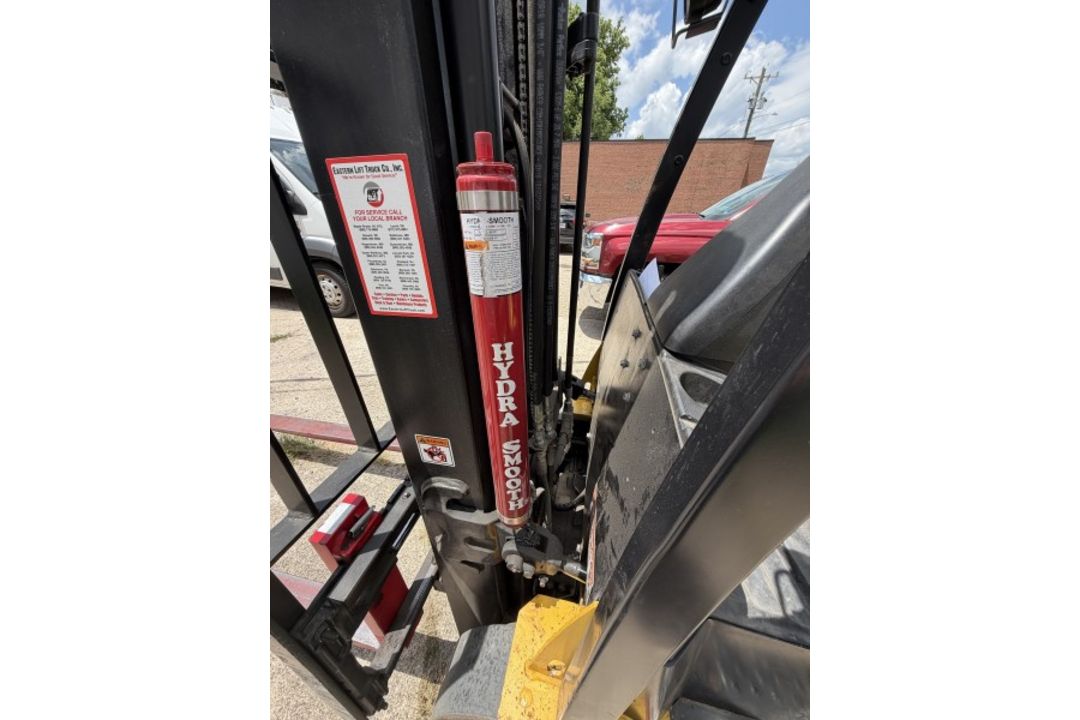 Yale Forklift with 6,234 Hours M: ECR050VGN48TE085 - Image 18 of 20