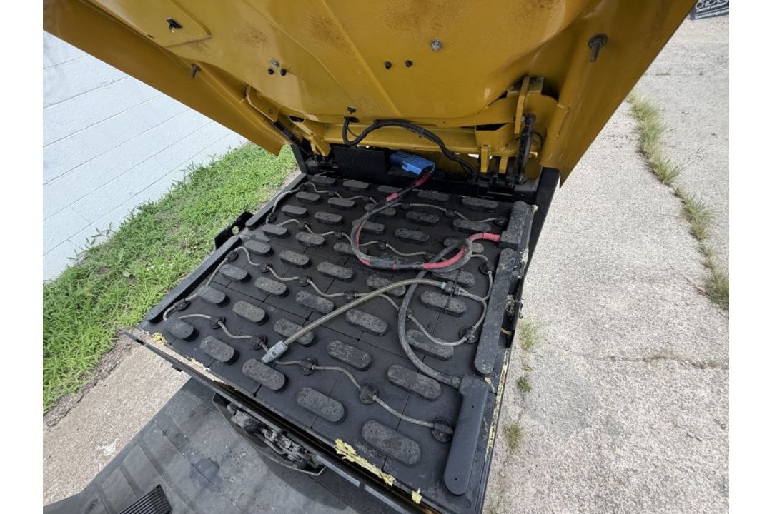 Yale Forklift with 5,615 Hours M: ERC050VGN48TE085 - Image 15 of 21