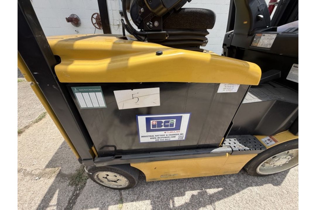 Yale Forklift with 6,234 Hours M: ECR050VGN48TE085 - Image 11 of 20