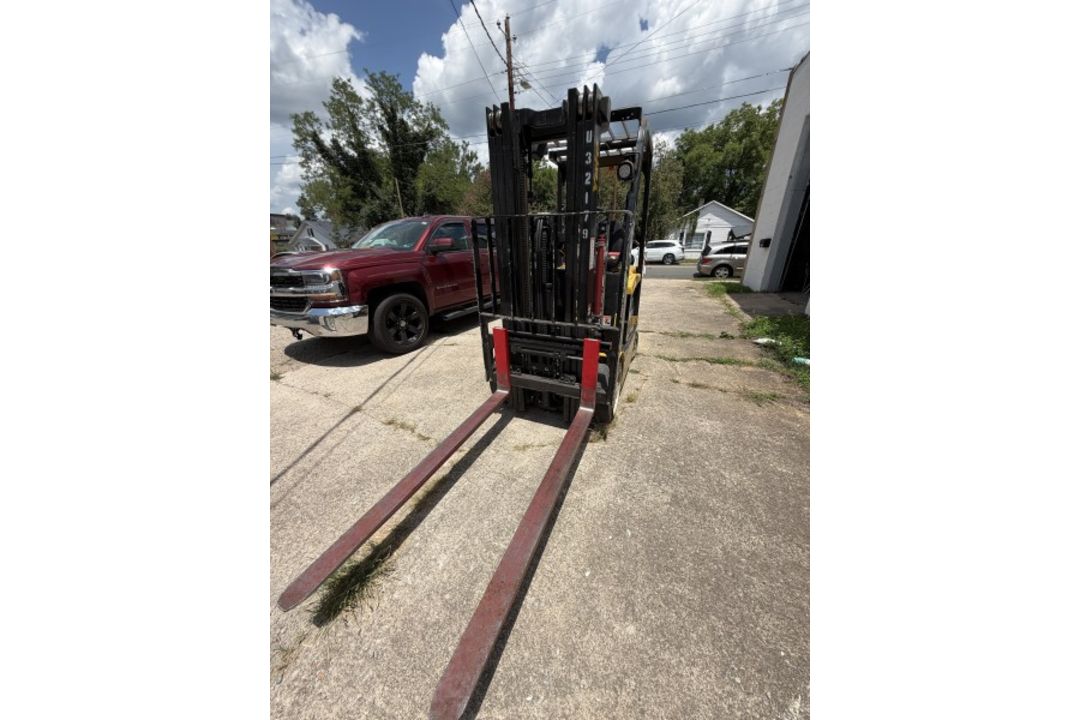 Yale Forklift with 6,234 Hours M: ECR050VGN48TE085 - Image 3 of 20