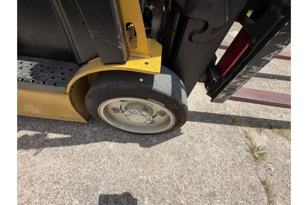 Yale Forklift with 6,234 Hours M: ECR050VGN48TE085 - Image 9 of 20