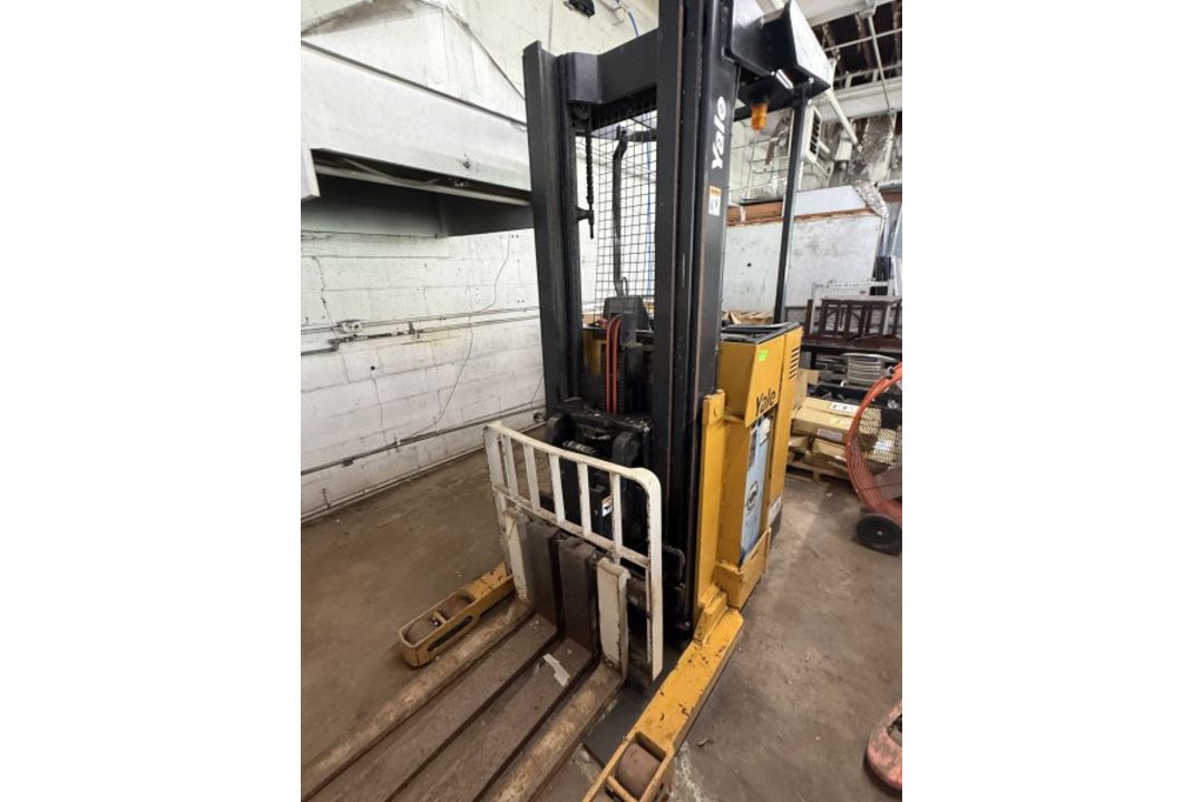 Yale Lift Truck - Image 3 of 13