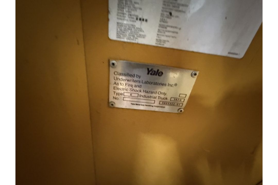 Yale Lift Truck - Image 9 of 13