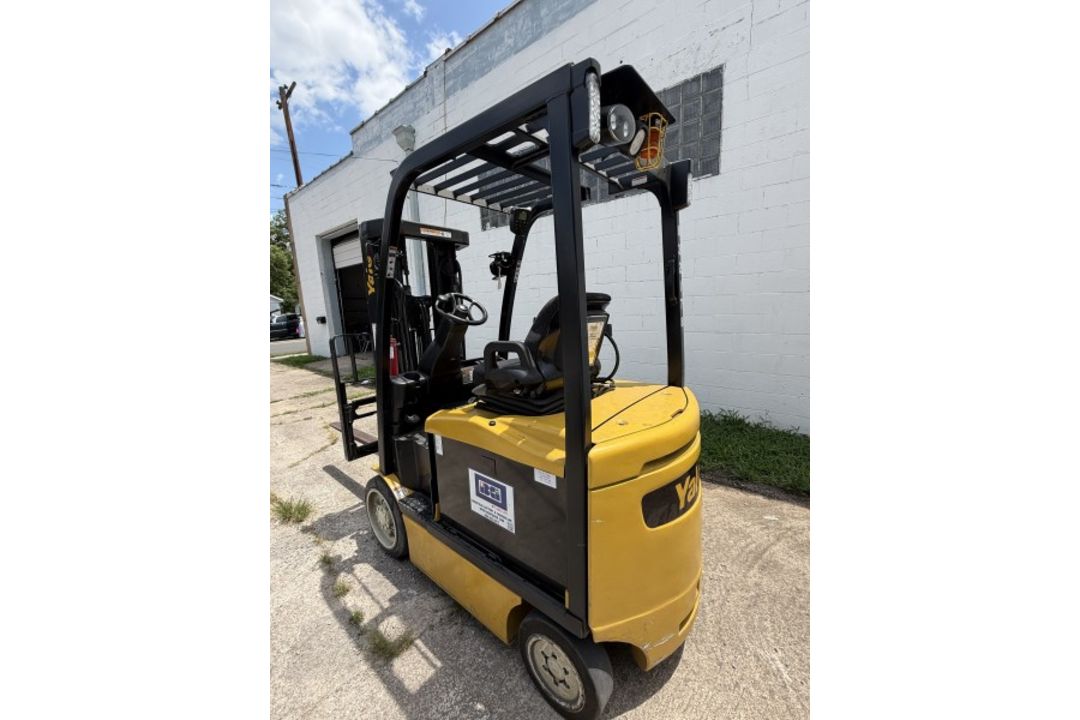 Yale Forklift with 5,267 Hours M: ERC050VGN48TE085 Yale Forklift with 5,267 Hours M: ERC050VGN48T... - Image 14 of 21