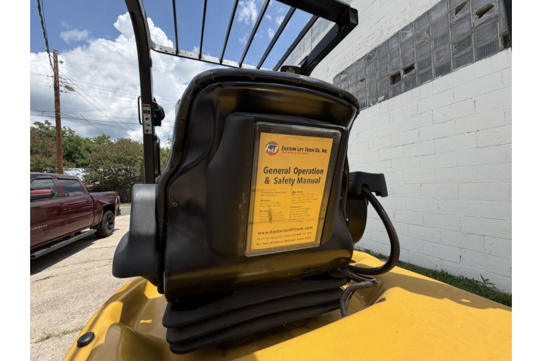 Yale Forklift with 5,615 Hours M: ERC050VGN48TE085 - Image 12 of 21