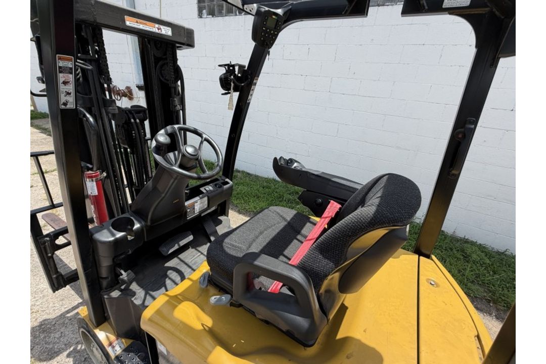 Yale Forklift with 5,267 Hours M: ERC050VGN48TE085 Yale Forklift with 5,267 Hours M: ERC050VGN48T... - Image 17 of 21