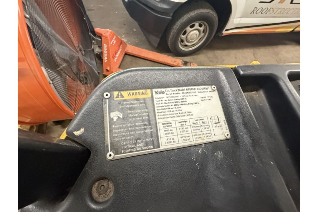 Yale Lift Truck - Image 11 of 13