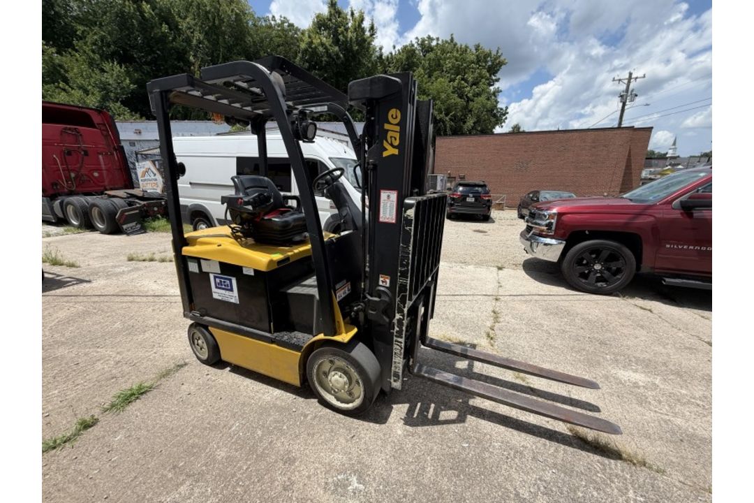 Yale Forklift with 5,615 Hours M: ERC050VGN48TE085 - Image 6 of 21