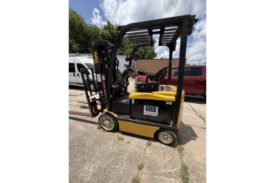 Yale Forklift with 6,234 Hours M: ECR050VGN48TE085 - Image 1 of 20