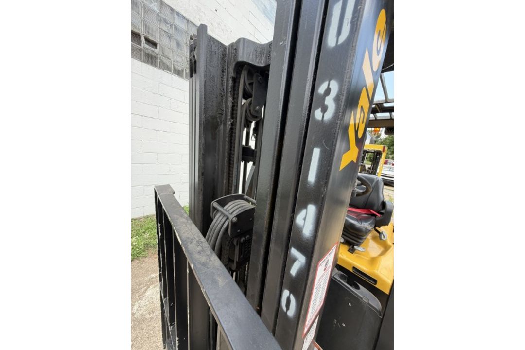 Yale Forklift with 5,615 Hours M: ERC050VGN48TE085 - Image 17 of 21