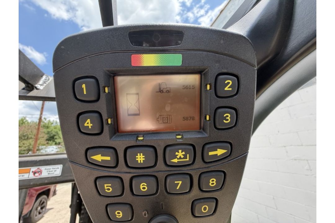 Yale Forklift with 5,615 Hours M: ERC050VGN48TE085 - Image 21 of 21