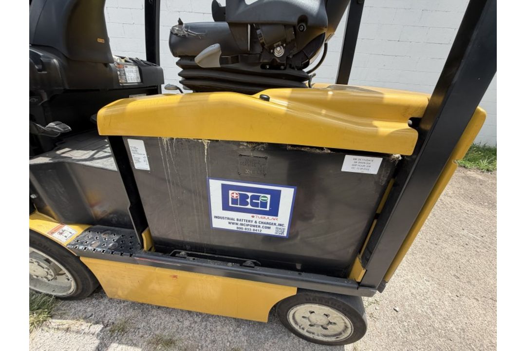 Yale Forklift with 5,615 Hours M: ERC050VGN48TE085 - Image 14 of 21