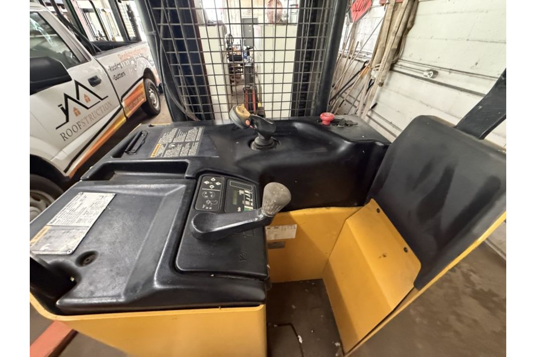 Yale Lift Truck - Image 13 of 13