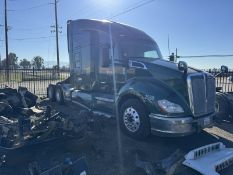 2017 Kenworth T680 Sleeper Cab, 679,329 Miles, Green, isx15 Cummins Diesel Engine, VIN: 1XKYD59...