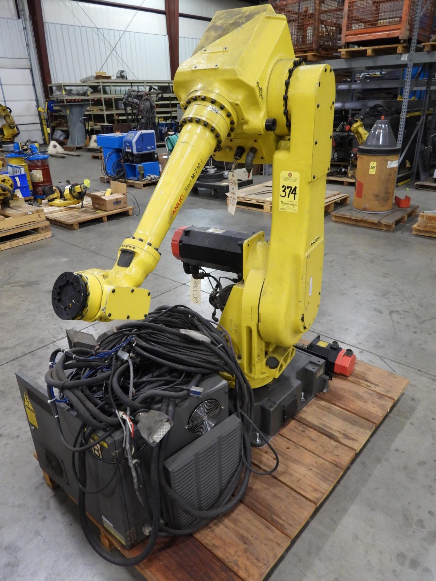 Fanuc M-710i Robot, Type A05B-1124-B201, s/n R96226017, New 1996, with ...
