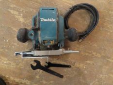 Makita RP0900 Router