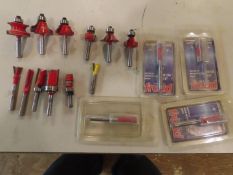(16) 1/4" Shank Router Bits