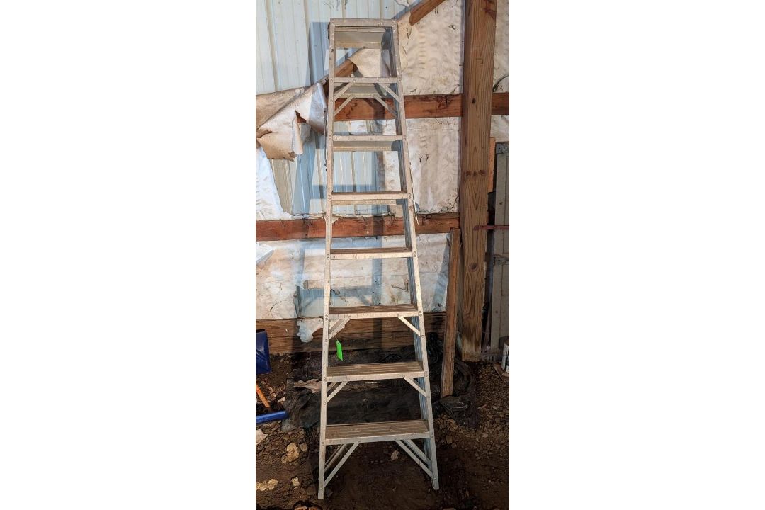 8' Aluminum Double-Sided Step Ladder - Image 1 of 3