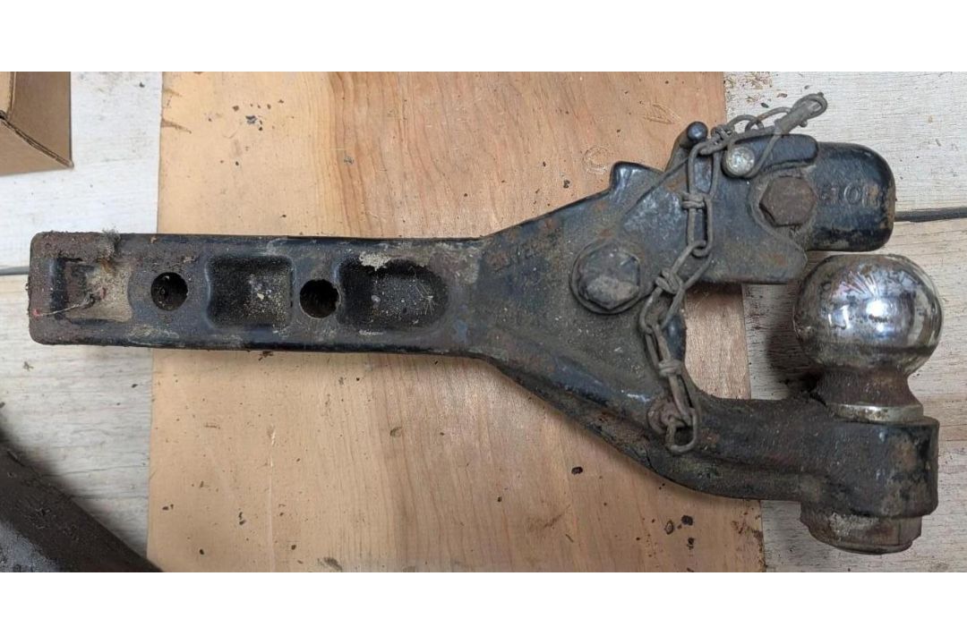(4) Receiver Hitches - Image 19 of 23