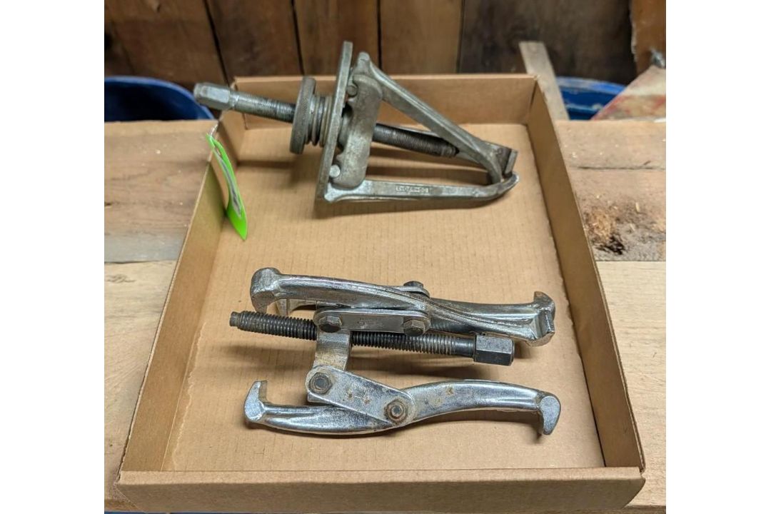 (2) Gear/Flywheel Pullers - Image 1 of 5