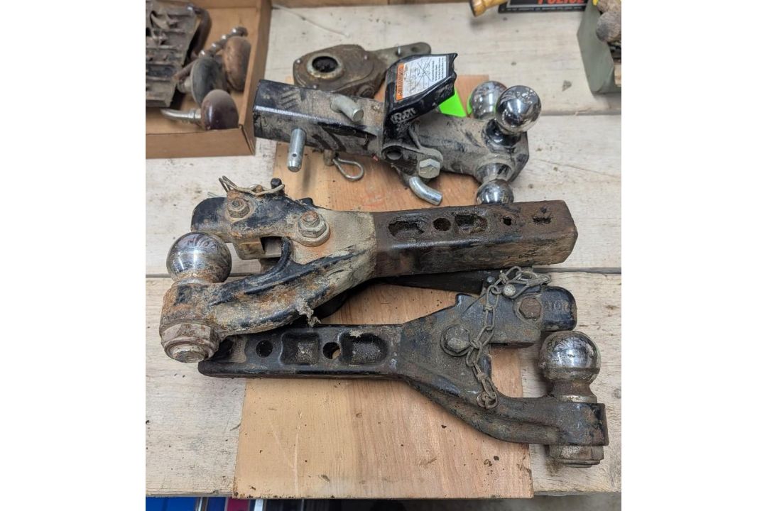 (4) Receiver Hitches - Image 1 of 23