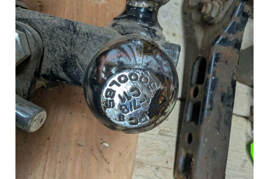 (4) Receiver Hitches - Image 7 of 23