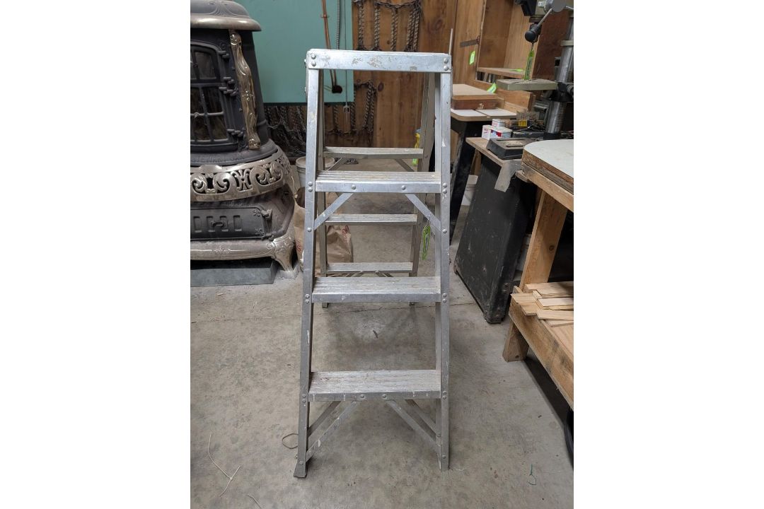 4" Aluminum Stepladder - Image 1 of 3