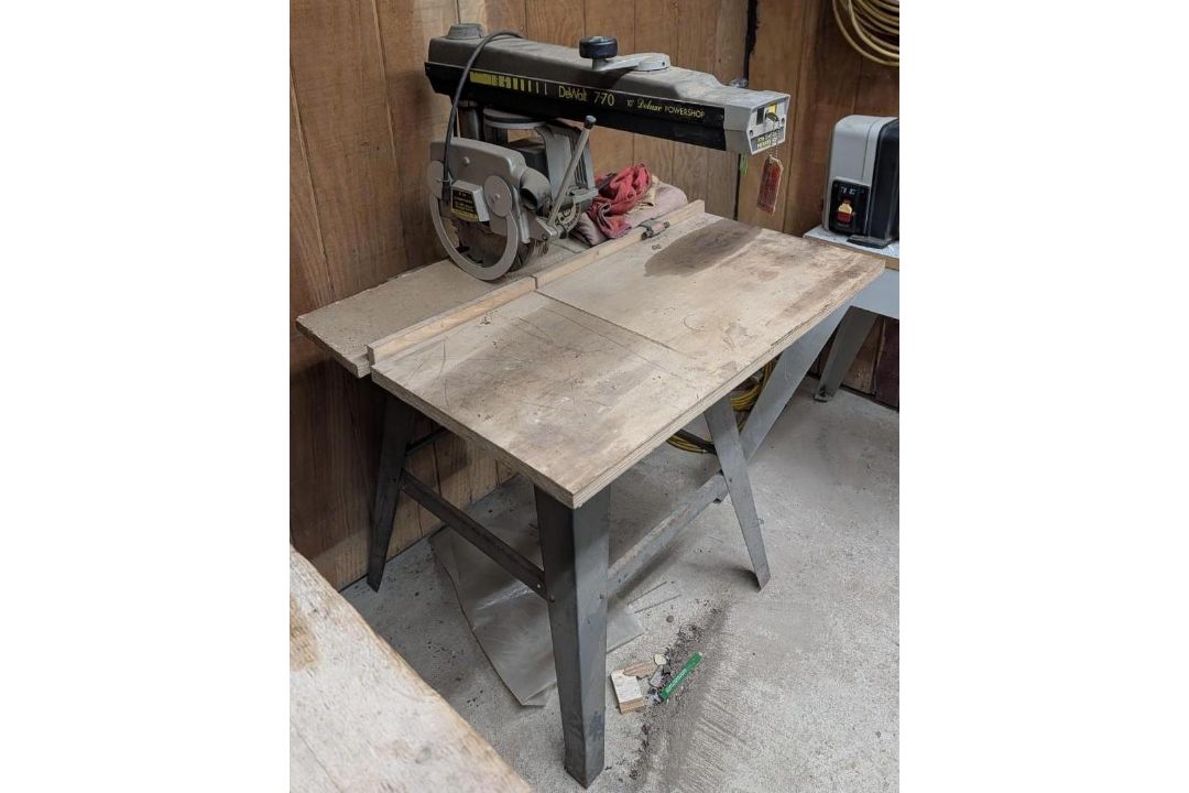 Dewalt 10" Radial Arm Saw - Image 2 of 7