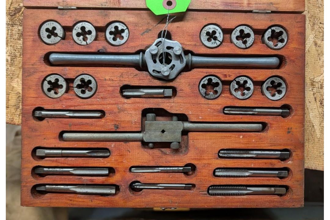 Vintage Ace Tap & Dye Set - Image 1 of 4