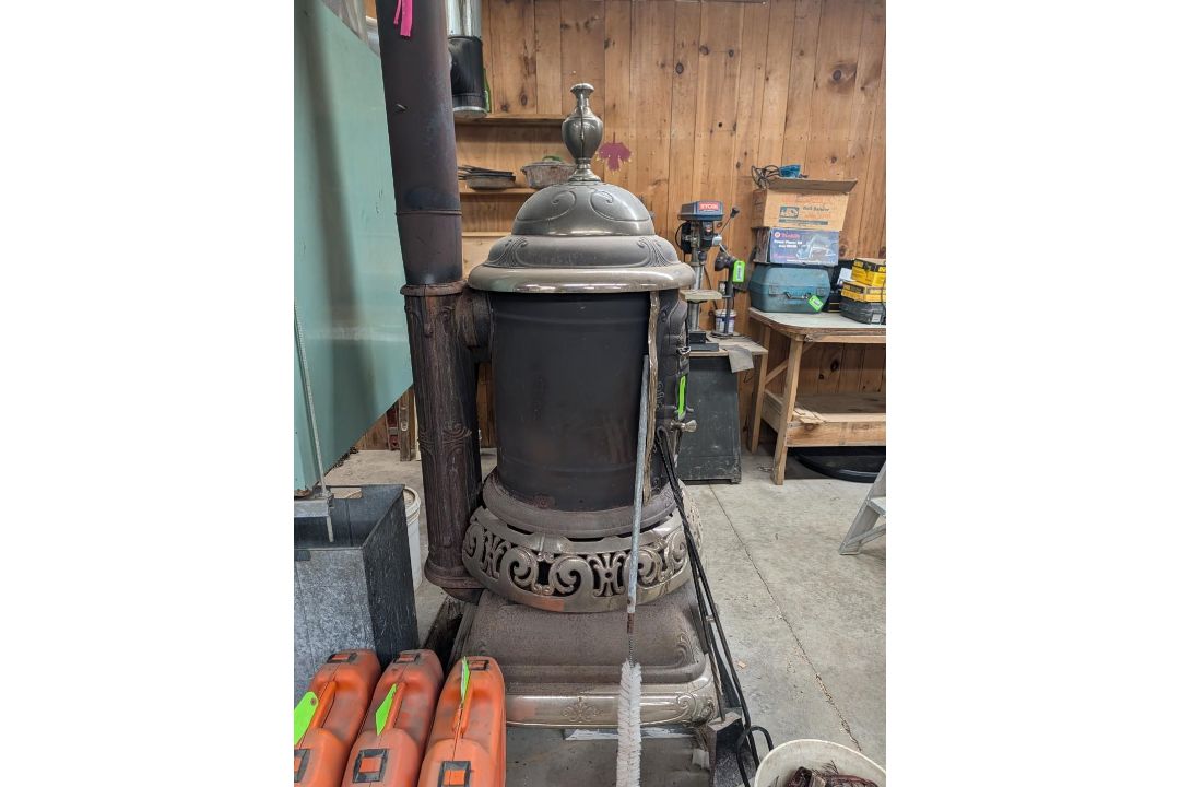 Stewart 290 Oak Vintage Wood and Coal Stove - Image 3 of 13