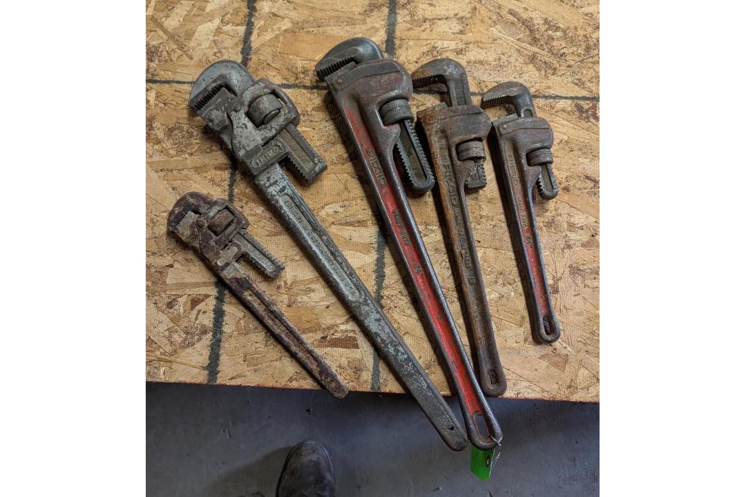 (5) Pipe Wrenches - Image 1 of 6