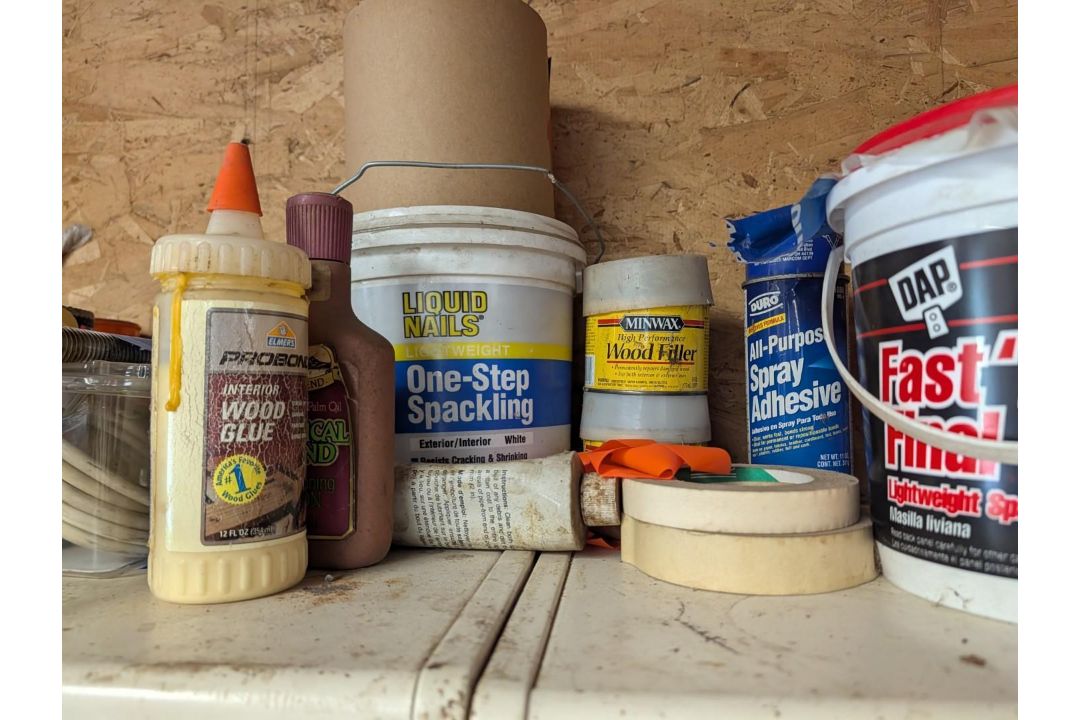 Contents of Top Shelf - Image 5 of 8