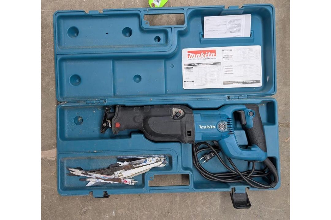 Makita Corded Reciprocating Saw - Image 2 of 6