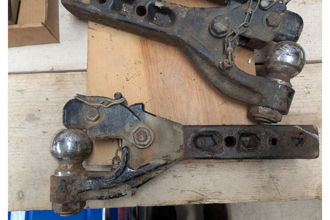 (4) Receiver Hitches - Image 16 of 23