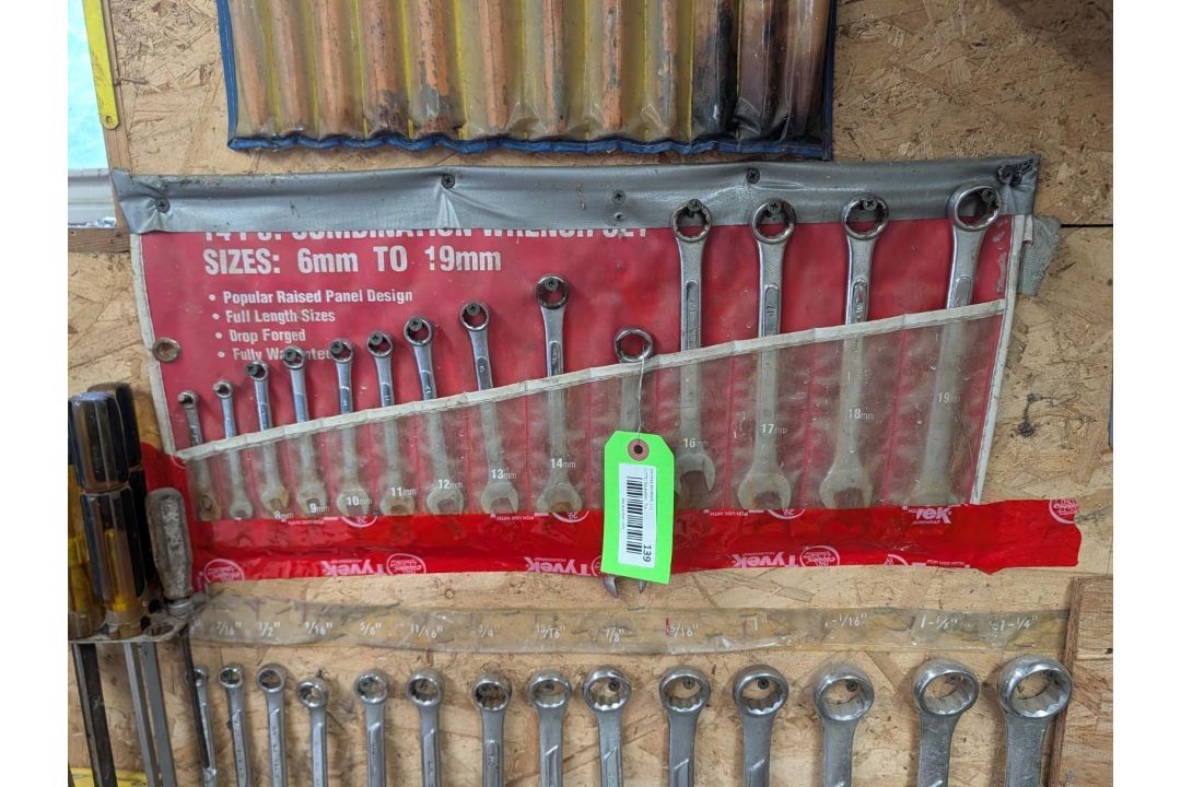 SAE and Metric Combination Wrenches - Image 4 of 4