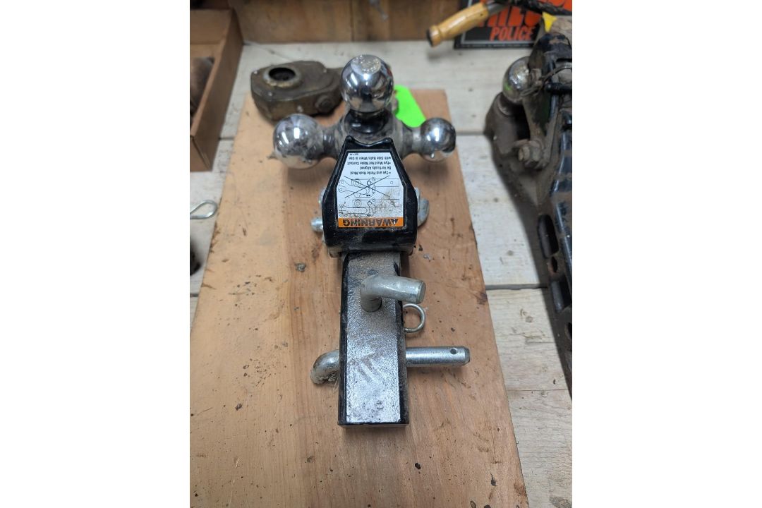 (4) Receiver Hitches - Image 9 of 23