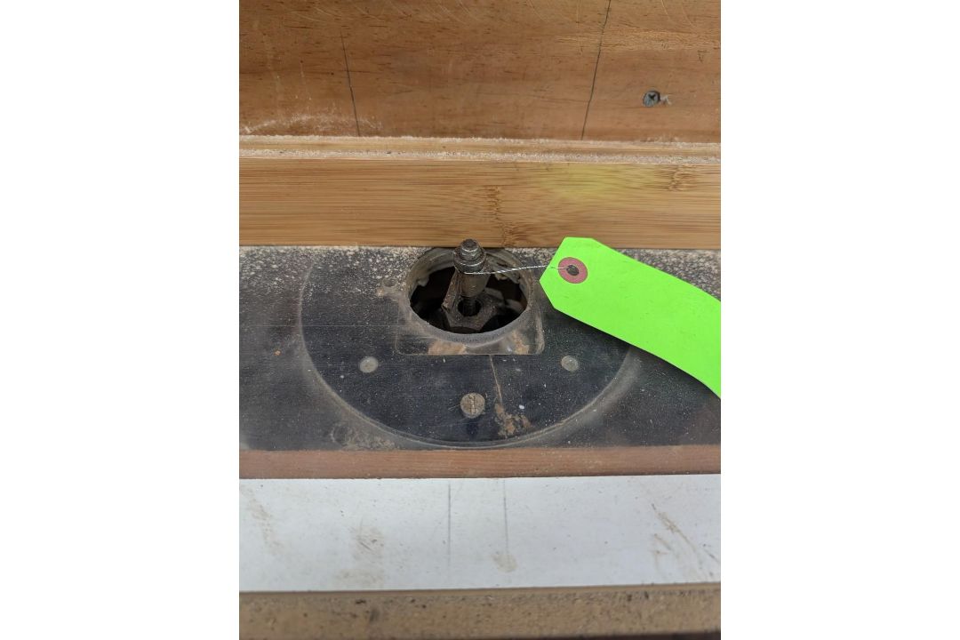 Freud 1/2 Router w/ Guide and Assorted Bits - Image 11 of 13