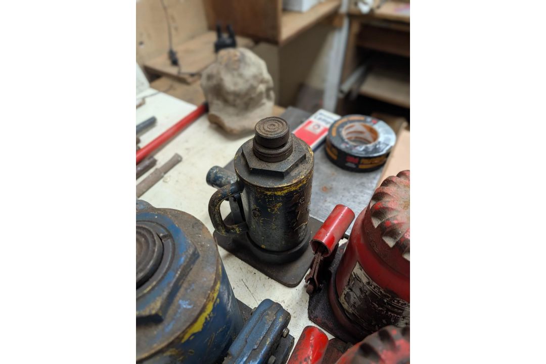 (14) Hydraulic Bottle Jacks for Parts or Repair - Image 5 of 6