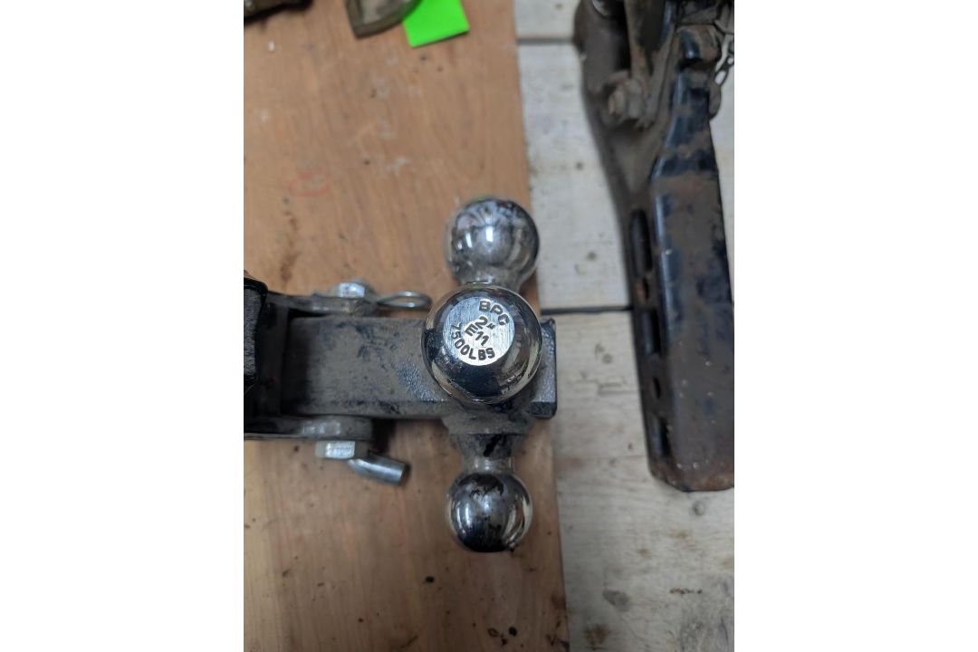 (4) Receiver Hitches - Image 6 of 23