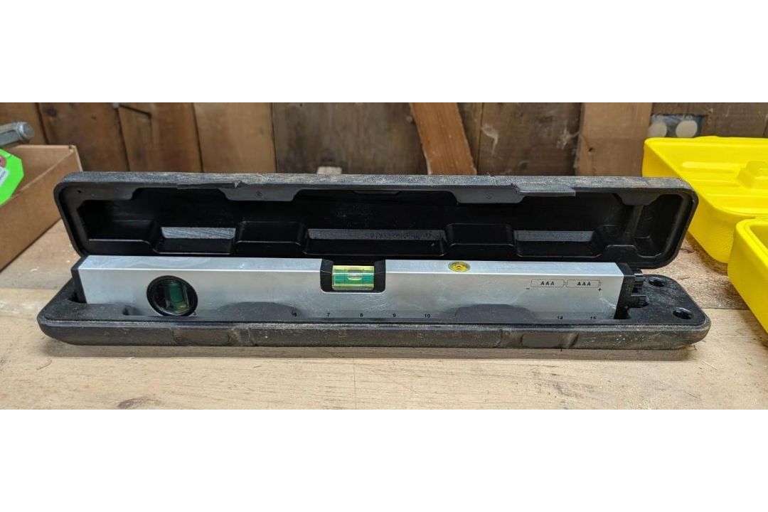 Alton Professional Multi-Beam Laser Level Kit - Image 4 of 6