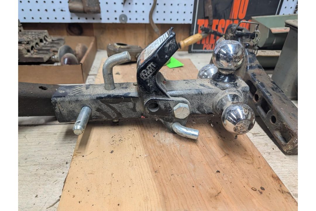 (4) Receiver Hitches - Image 5 of 23